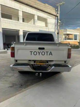TOYOTA-HILUX-2.8 SR5 4X4 CD 8V DIESEL 4P MANUAL TOYOTA-HILUX-2001