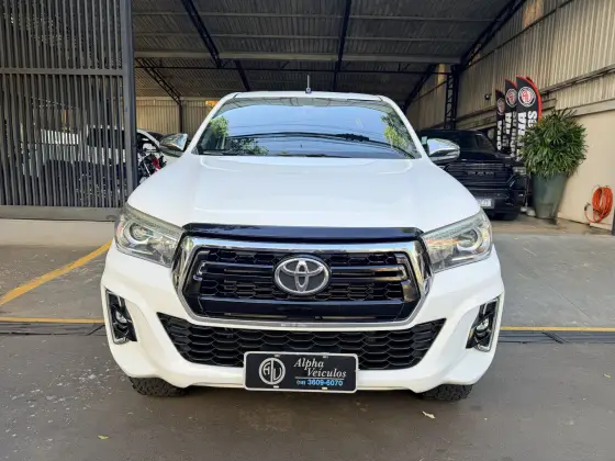 TOYOTA HILUX 2.8 SRX 4X4 CD 16V DIESEL 4P AUTOMÁTICO TOYOTA HILUX 2.8 SRX 4X4 CD 16V DIESEL 4P AUTOMÁTICO