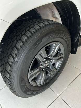 TOYOTA-HILUX-2024
