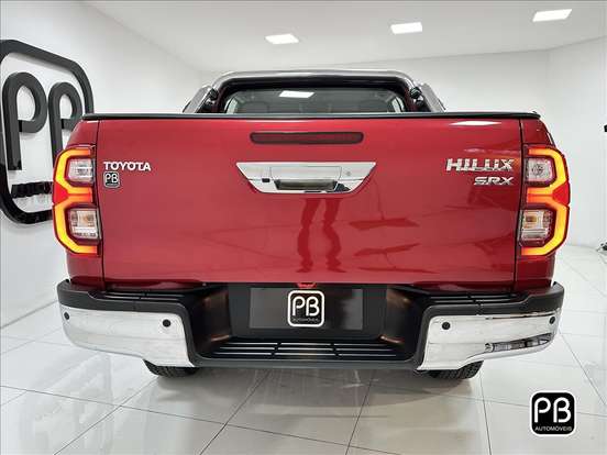TOYOTA-HILUX-2.8 D-4D TURBO DIESEL CD SRX 4X4 AUTOMÁTICO TOYOTA-HILUX-2025
