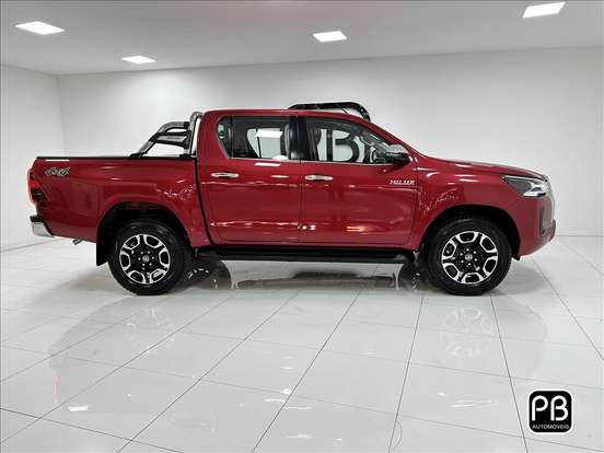 TOYOTA-HILUX-2025