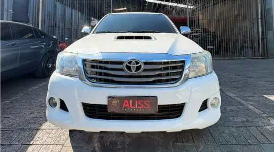 TOYOTA HILUX 3.0 SRV 4X4 CD 16V TURBO INTERCOOLER DIESEL 4P AUTOMÁTICO TOYOTA HILUX 3.0 SRV 4X4 CD 16V TURBO INTERCOOLER DIESEL 4P AUTOMÁTICO
