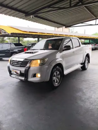 TOYOTA HILUX 3.0 SRV 4X4 CD 16V TURBO INTERCOOLER DIESEL 4P AUTOMÁTICO