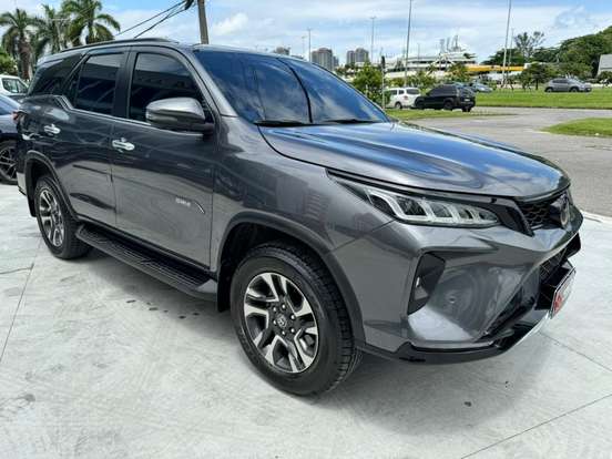 TOYOTA-HILUX SW4-2025