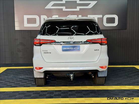 TOYOTA-HILUX SW4-2.8 D-4D TURBO DIESEL SRX 7L 4X4 AUTOMÁTICO TOYOTA-HILUX SW4-2023