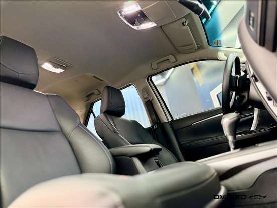 TOYOTA-HILUX SW4-2.8 D-4D TURBO DIESEL SRX 7L 4X4 AUTOMÁTICO TOYOTA-HILUX SW4-2023