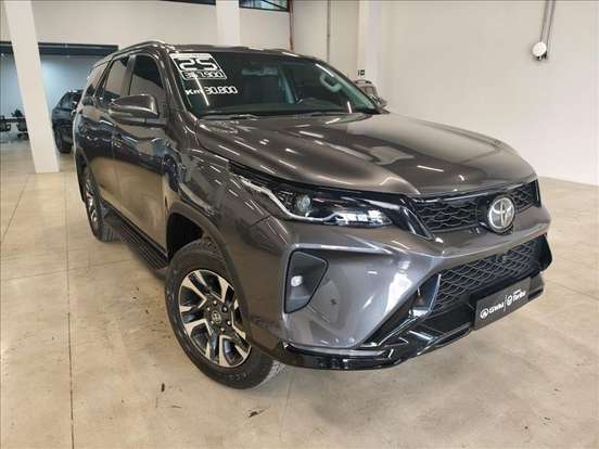 TOYOTA-HILUX SW4-2.8 D-4D TURBO DIESEL SRX PLATINUM 7L 4X4 AUTOMÁTICO TOYOTA-HILUX SW4-2024