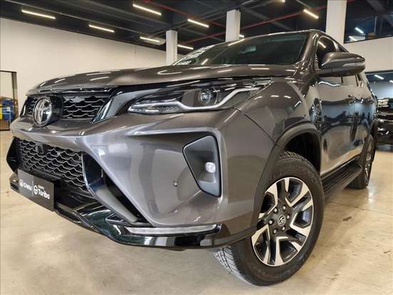 TOYOTA-HILUX SW4-2.8 D-4D TURBO DIESEL SRX PLATINUM 7L 4X4 AUTOMÁTICO TOYOTA-HILUX SW4-2024