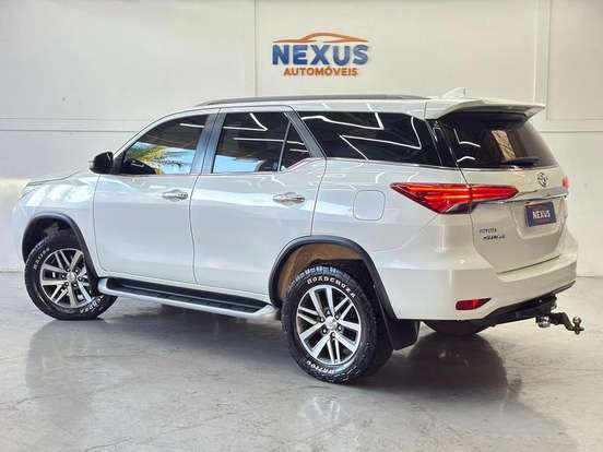 TOYOTA-HILUX SW4-2019