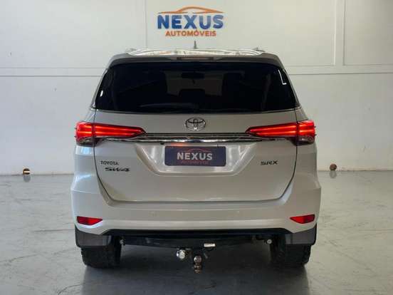 TOYOTA-HILUX SW4-2.8 SRX 4X4 7 LUGARES 16V TURBO INTERCOOLER DIESEL 4P AUTOMÁTICO TOYOTA-HILUX SW4-2019