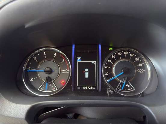 TOYOTA-HILUX SW4-2.8 SRX 4X4 7 LUGARES 16V TURBO INTERCOOLER DIESEL 4P AUTOMÁTICO TOYOTA-HILUX SW4-2019