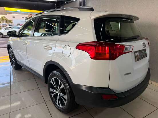 TOYOTA-RAV4-2014