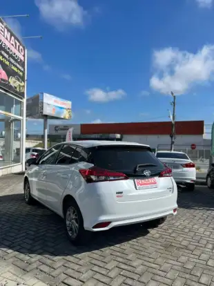 TOYOTA-YARIS-2023