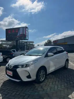 TOYOTA-YARIS-2023