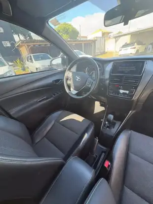 TOYOTA-YARIS-2023