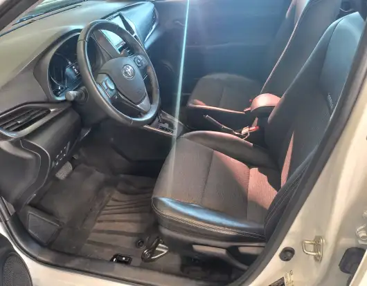 TOYOTA-YARIS-2024