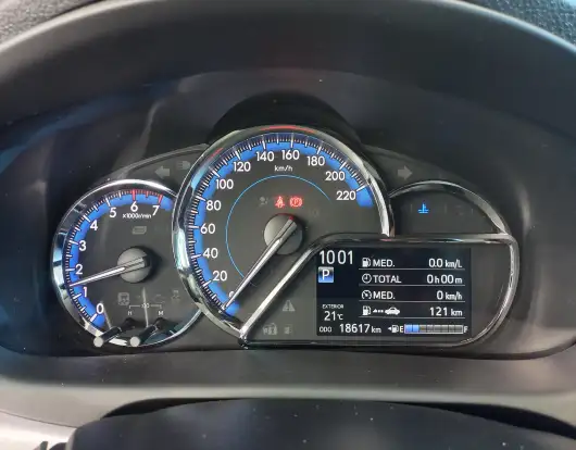 TOYOTA-YARIS-2024