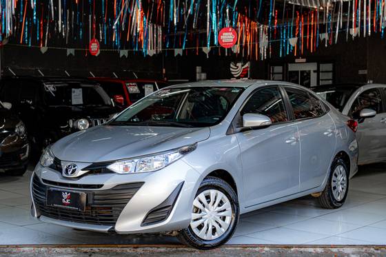 TOYOTA YARIS 1.5 16V FLEX SEDAN XL LIVE MULTIDRIVE