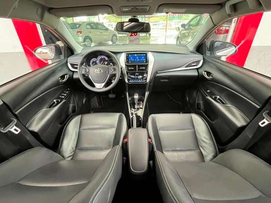 TOYOTA-YARIS-2019