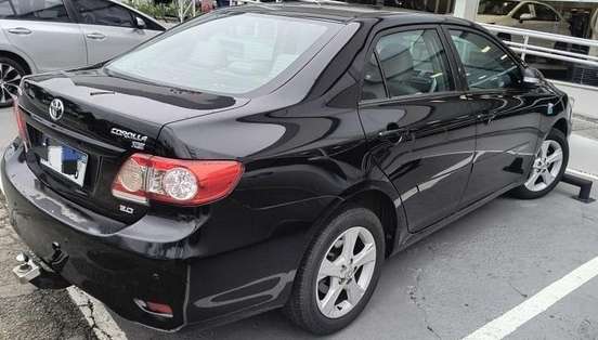 TOYOTA-COROLLA-2013