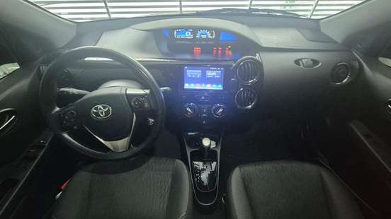 TOYOTA-ETIOS-2017