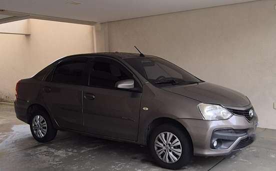 TOYOTA-ETIOS-2017
