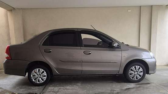 TOYOTA-ETIOS-2017