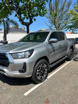 TOYOTA-HILUX-2.8 D-4D TURBO DIESEL CD SRV 4X4 AUTOMÁTICO TOYOTA-HILUX-2023
