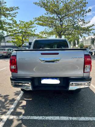 TOYOTA-HILUX-2023
