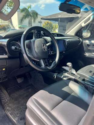 TOYOTA-HILUX-2.8 D-4D TURBO DIESEL CD SRV 4X4 AUTOMÁTICO TOYOTA-HILUX-2023