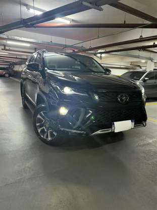 TOYOTA-HILUX SW4-2.8 D-4D TURBO DIESEL SRX PLATINUM 7L 4X4 AUTOMÁTICO TOYOTA-HILUX SW4-2025