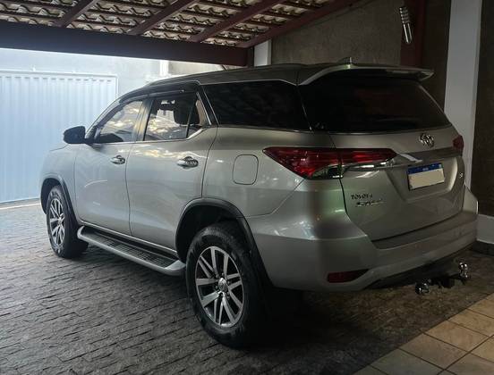 TOYOTA HILUX SW4 2.8 SRX 4X4 16V TURBO INTERCOOLER DIESEL 4P AUTOMÁTICO