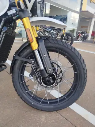 TRIUMPH-SCRAMBLER 400 XC-2025