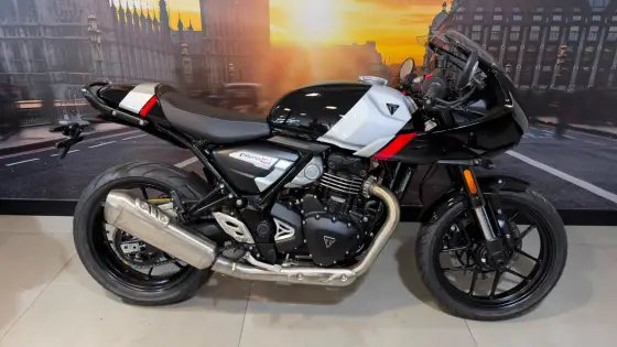 TRIUMPH THRUXTON 400 