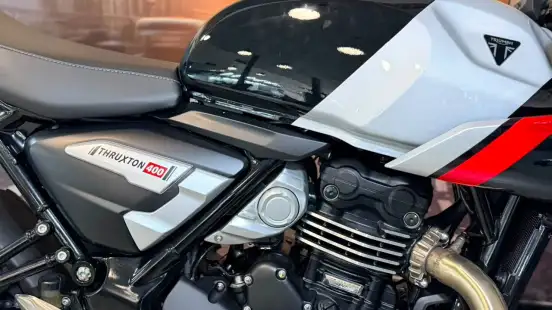 TRIUMPH-THRUXTON 400-2026