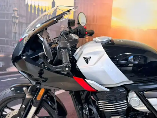 TRIUMPH-THRUXTON 400 TRIUMPH-THRUXTON 400-2026