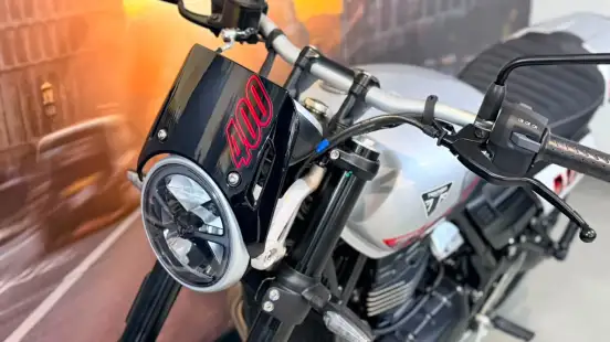 TRIUMPH-TRACKER 400-2026