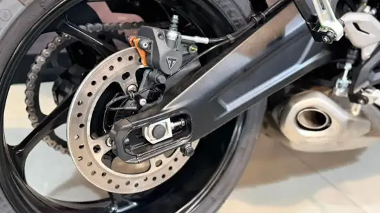 TRIUMPH-TRIDENT 660-2026