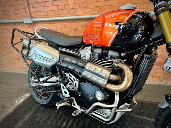 TRIUMPH-BONNEVILLE SCRAMBLER 1200 XE-2024
