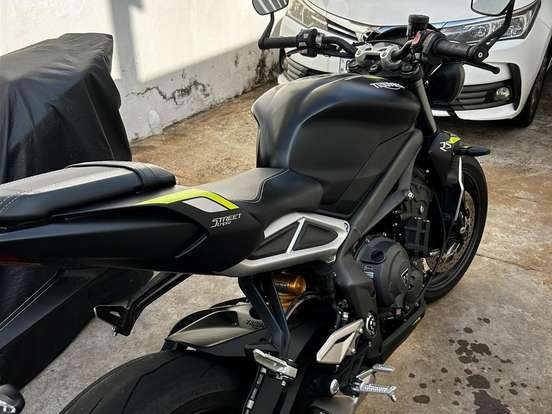 TRIUMPH-STREET TRIPLE 765 RS TRIUMPH-STREET TRIPLE 765 RS-2020