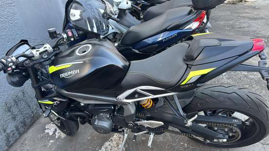 TRIUMPH-STREET TRIPLE 765 RS-2020