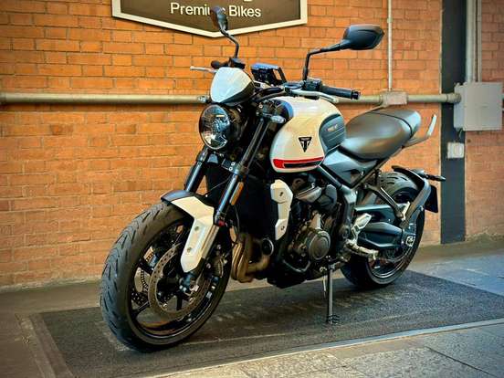 TRIUMPH-TRIDENT 660-2021