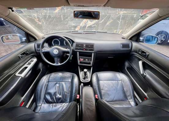 VOLKSWAGEN-GOLF-2006