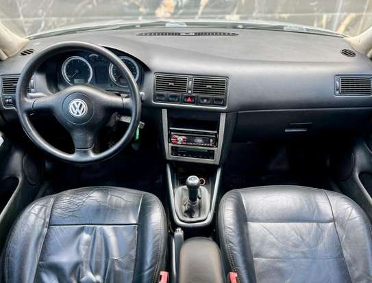VOLKSWAGEN-GOLF-2006