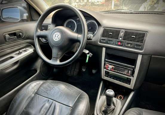 VOLKSWAGEN-GOLF-2006