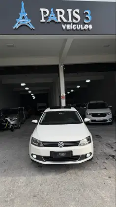 VOLKSWAGEN JETTA 2.0 TSI HIGHLINE 200CV GASOLINA 4P TIPTRONIC VOLKSWAGEN JETTA 2.0 TSI HIGHLINE 200CV GASOLINA 4P TIPTRONIC