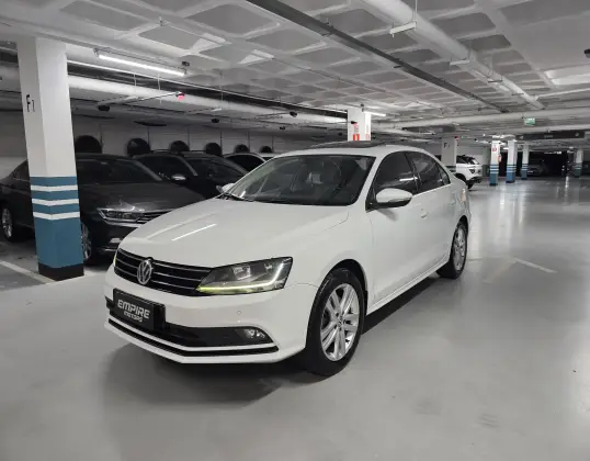 VOLKSWAGEN JETTA 2.0 TSI HIGHLINE 211CV GASOLINA 4P TIPTRONIC VOLKSWAGEN JETTA 2.0 TSI HIGHLINE 211CV GASOLINA 4P TIPTRONIC