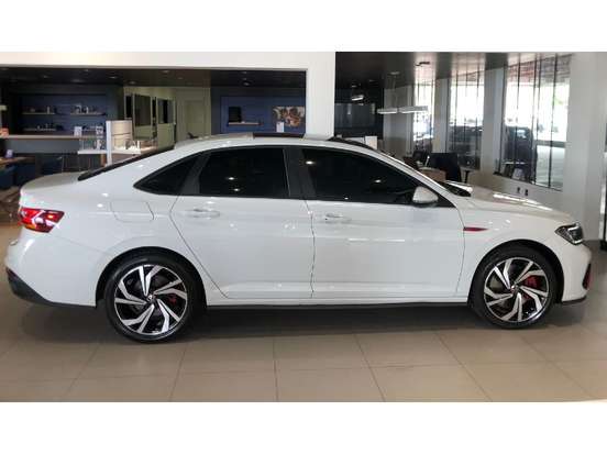 VOLKSWAGEN-JETTA-2024