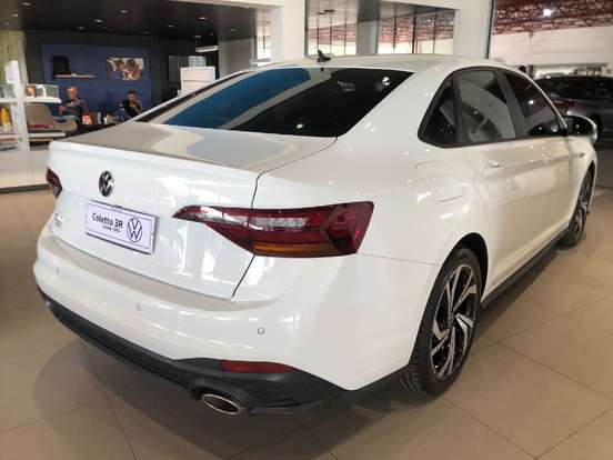 VOLKSWAGEN-JETTA-2024