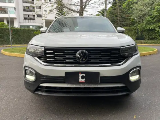 VOLKSWAGEN T-CROSS 1.0 200 TSI TOTAL FLEX AUTOMÁTICO VOLKSWAGEN T-CROSS 1.0 200 TSI TOTAL FLEX AUTOMÁTICO